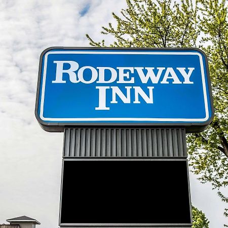 Rodeway Inn Grand Haven Buitenkant foto