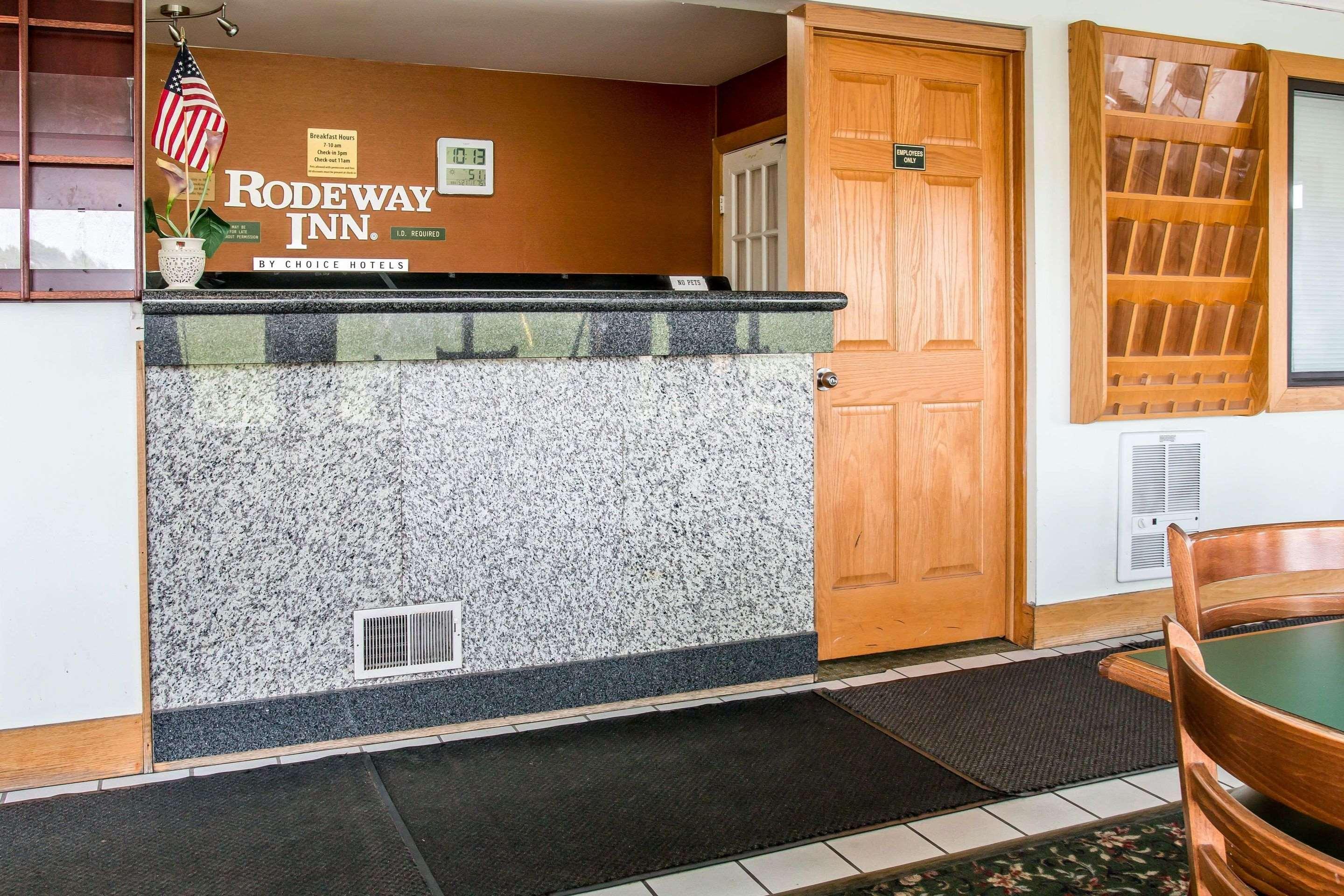 Rodeway Inn Grand Haven Buitenkant foto